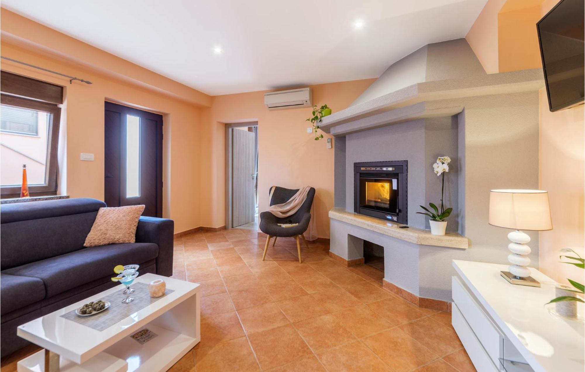 1 Bedroom Stunning Apartment In Pula Exterior photo