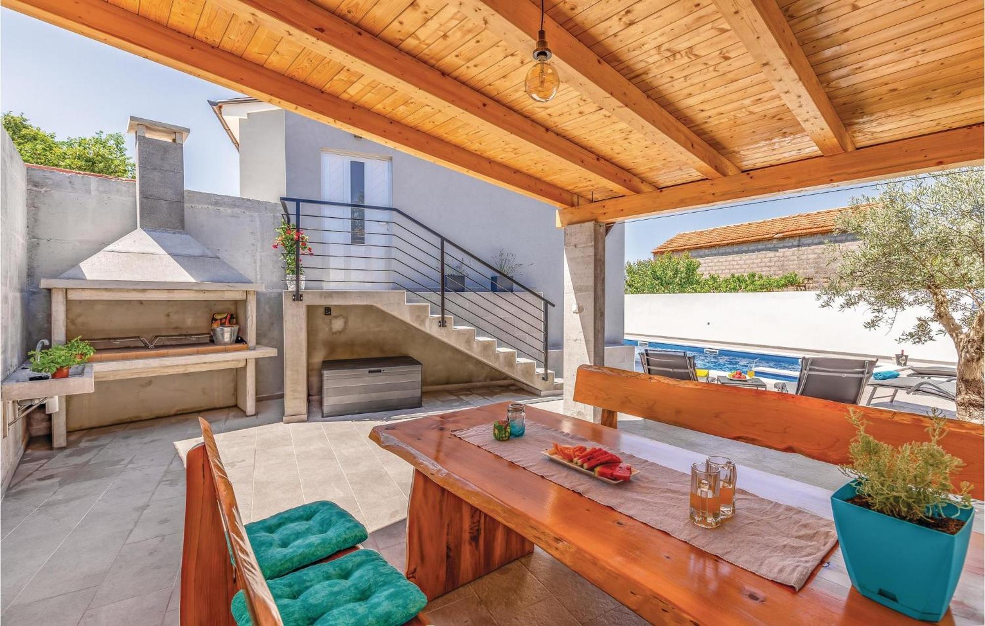 1 Bedroom Stunning Apartment In Pula Exterior photo